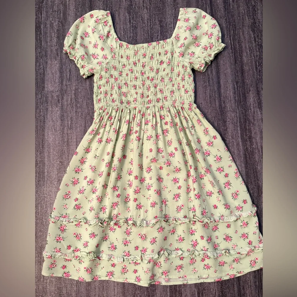Children’s Place light green floral short-sleeve dress